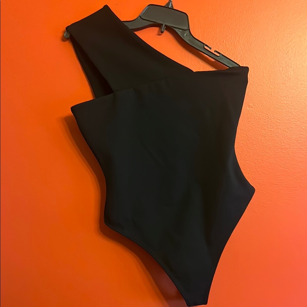 Superdown Black mujer One Shoulder Bodysuit size M